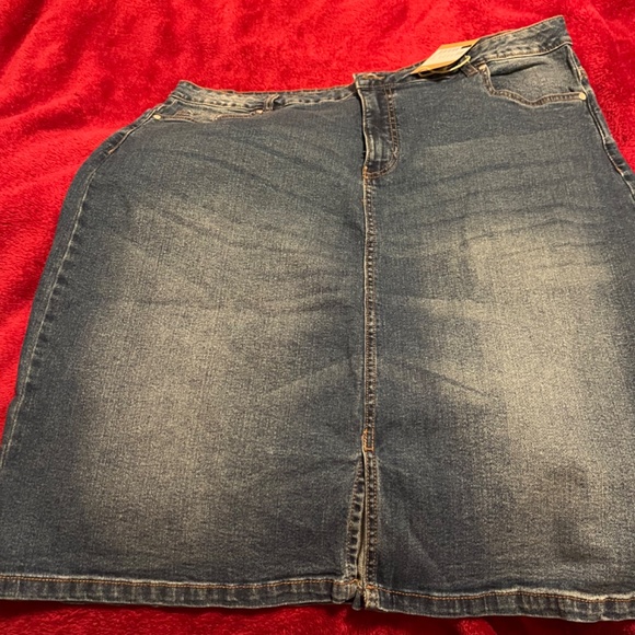 Denim skirt - Picture 2 of 2